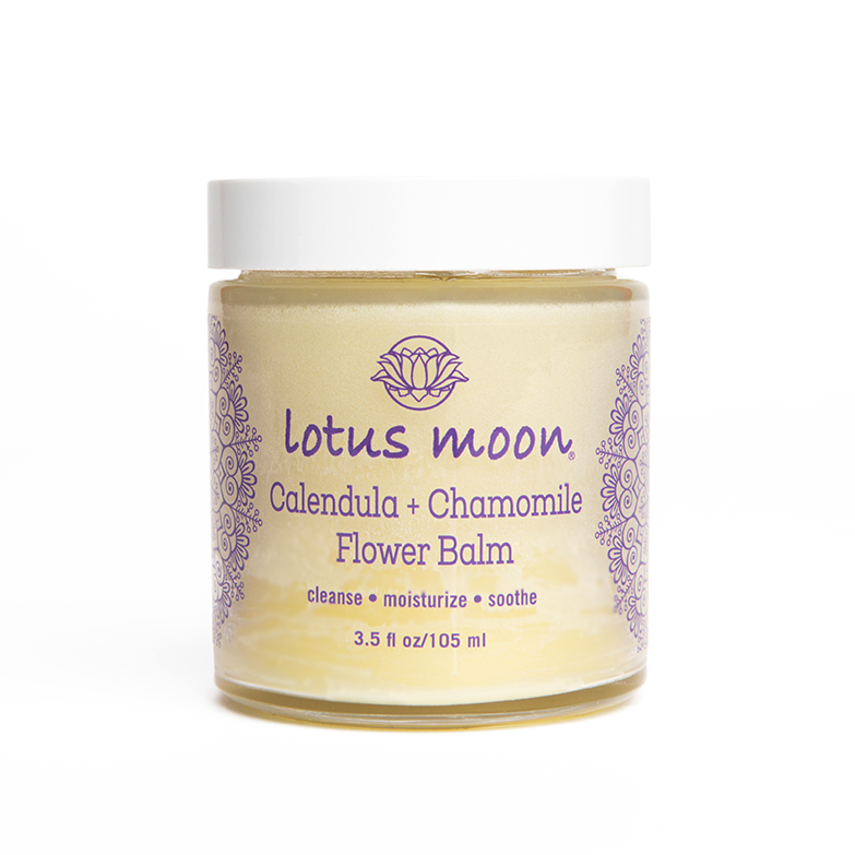 Luxurious cleansing balm infused with rosehip seed oil, grapeseed oil, and calming chamomile for soothed, moisturized skin.